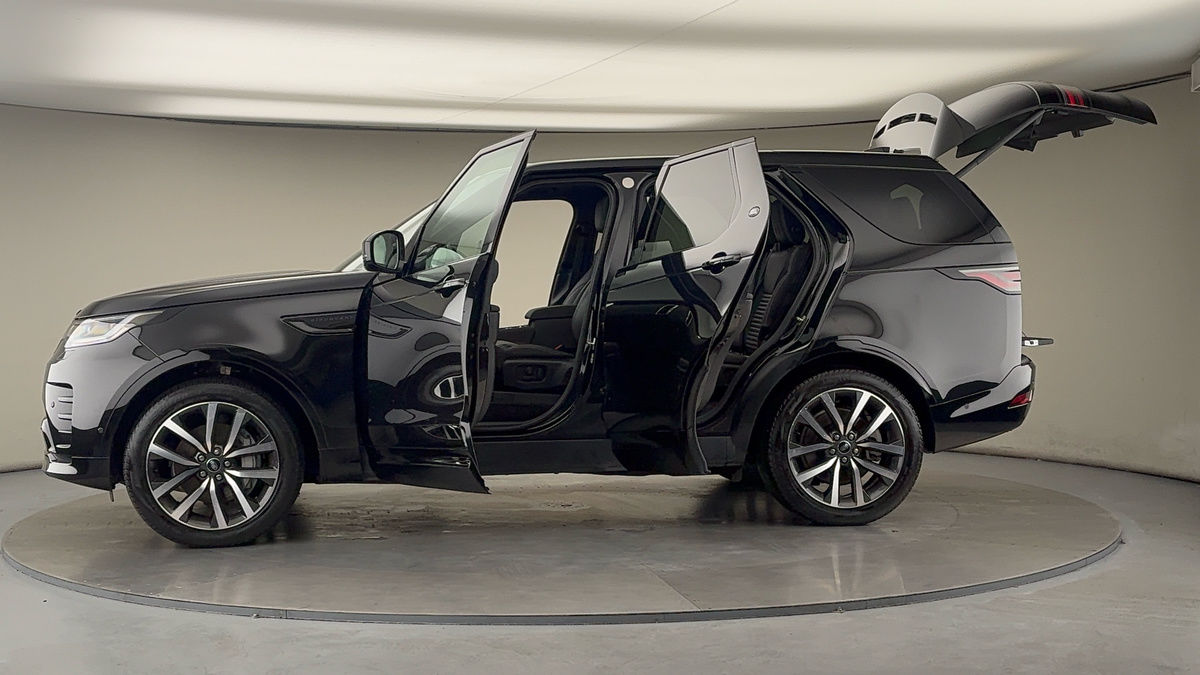 More views of Land Rover Discovery
