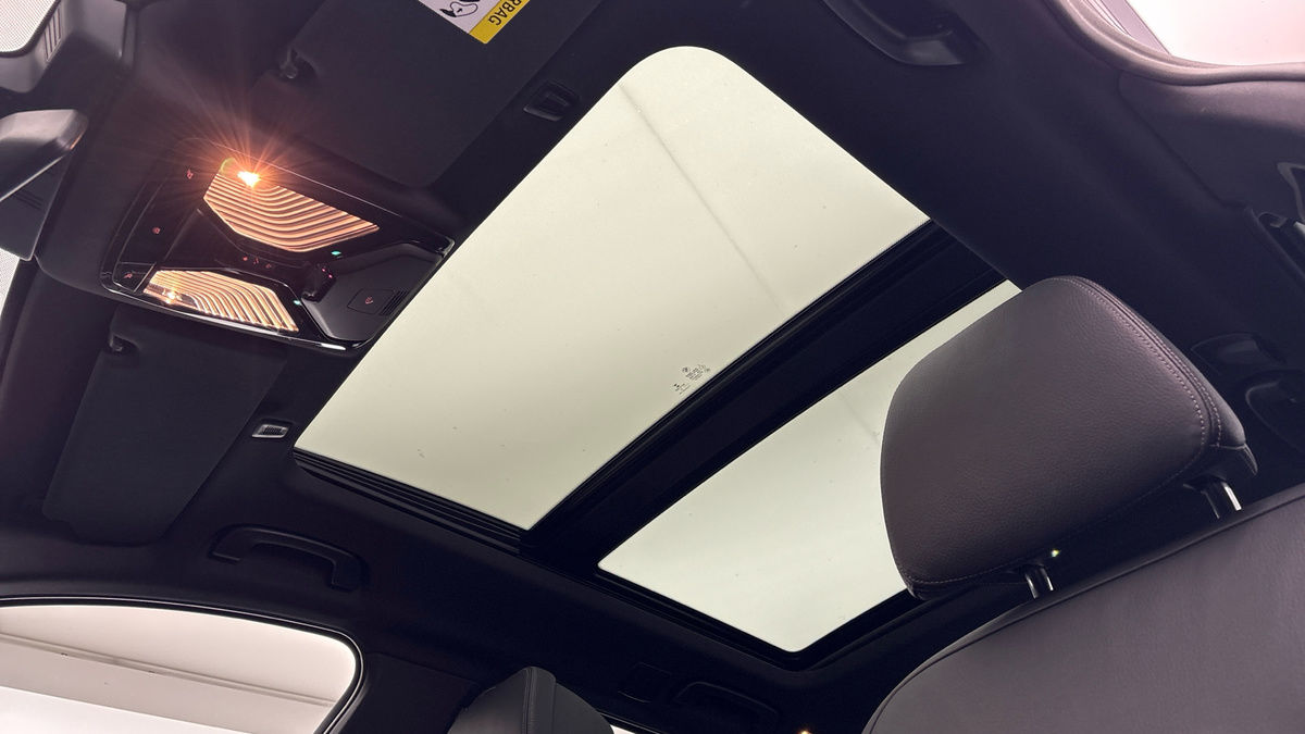 BMW 5 Series Image 6