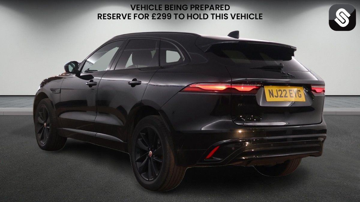 Jaguar F-PACE Image 3
