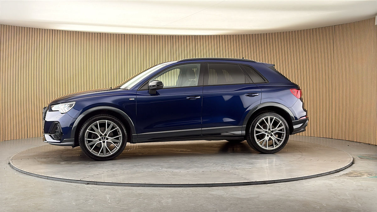 More views of Audi Q3