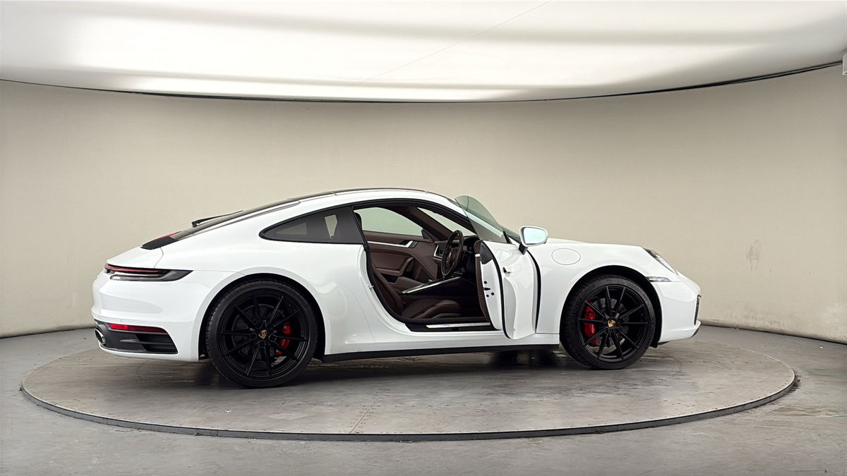 More views of Porsche 911