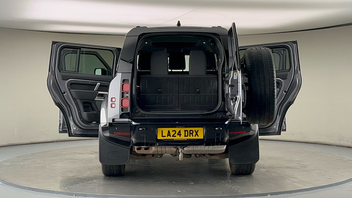 More views of Land Rover Defender 110