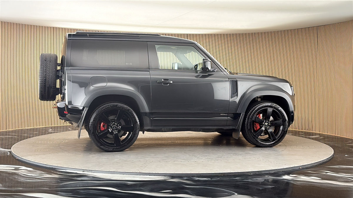 More views of Land Rover Defender 90