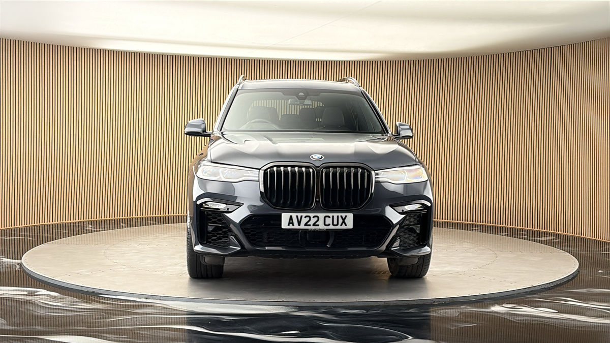 More views of BMW X7