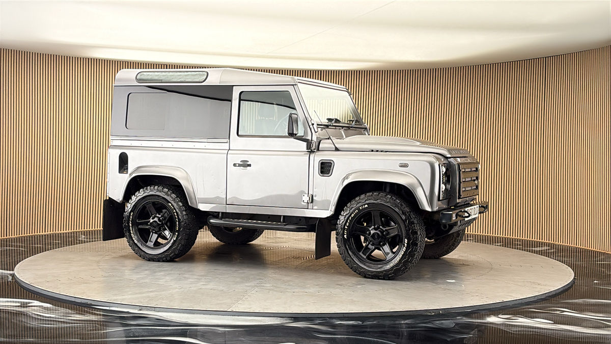 More views of Land Rover Defender 90