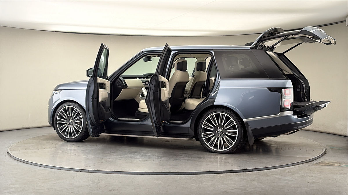 More views of Land Rover Range Rover