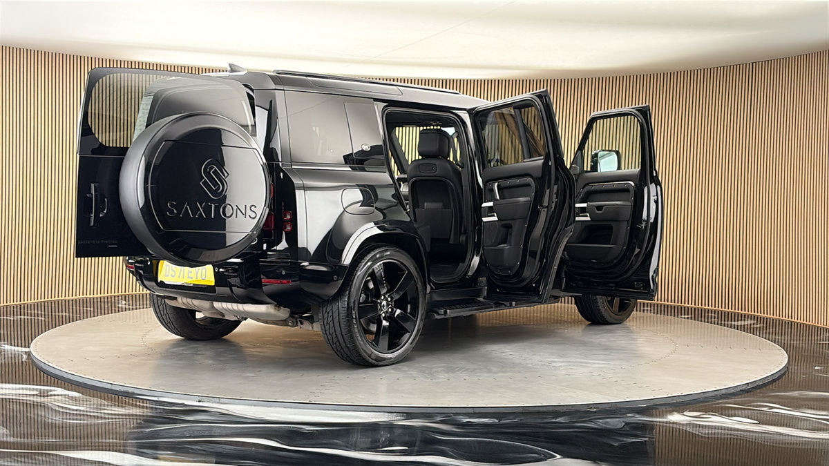 More views of Land Rover Defender 110