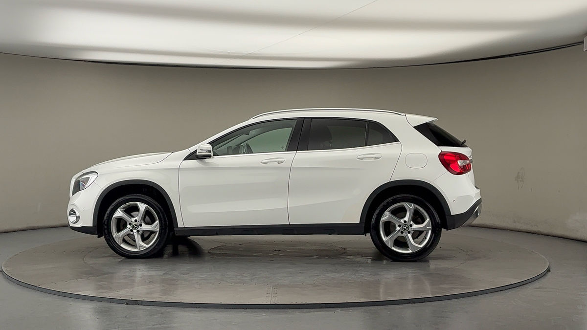 More views of Mercedes-Benz GLA