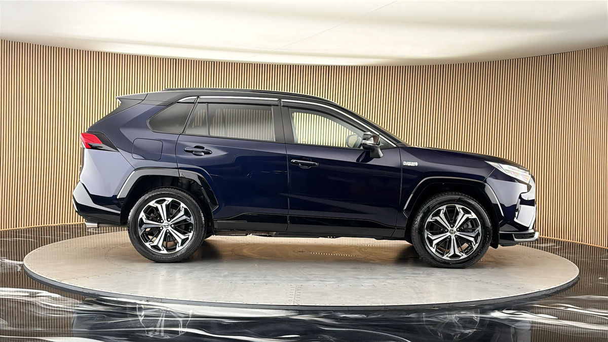 Toyota RAV4 Image 16