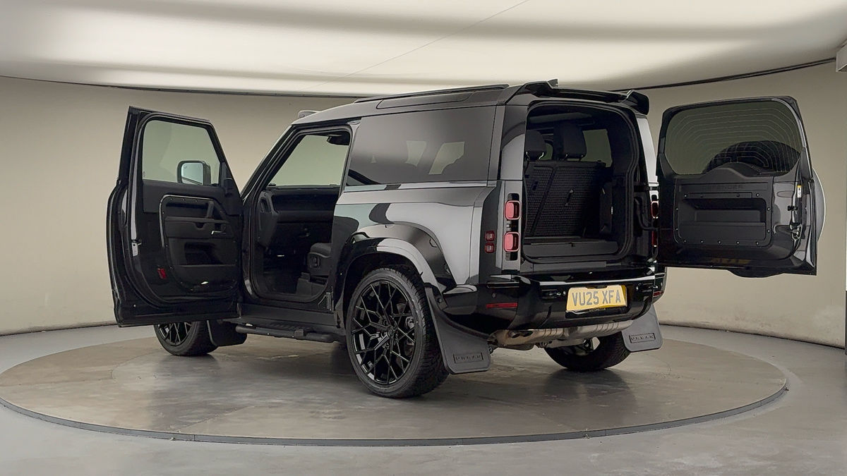 More views of Land Rover Defender 90