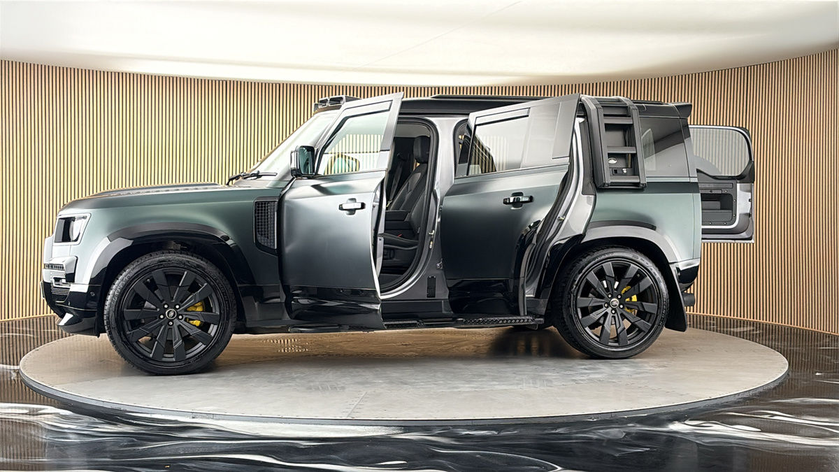 More views of Land Rover Defender 110
