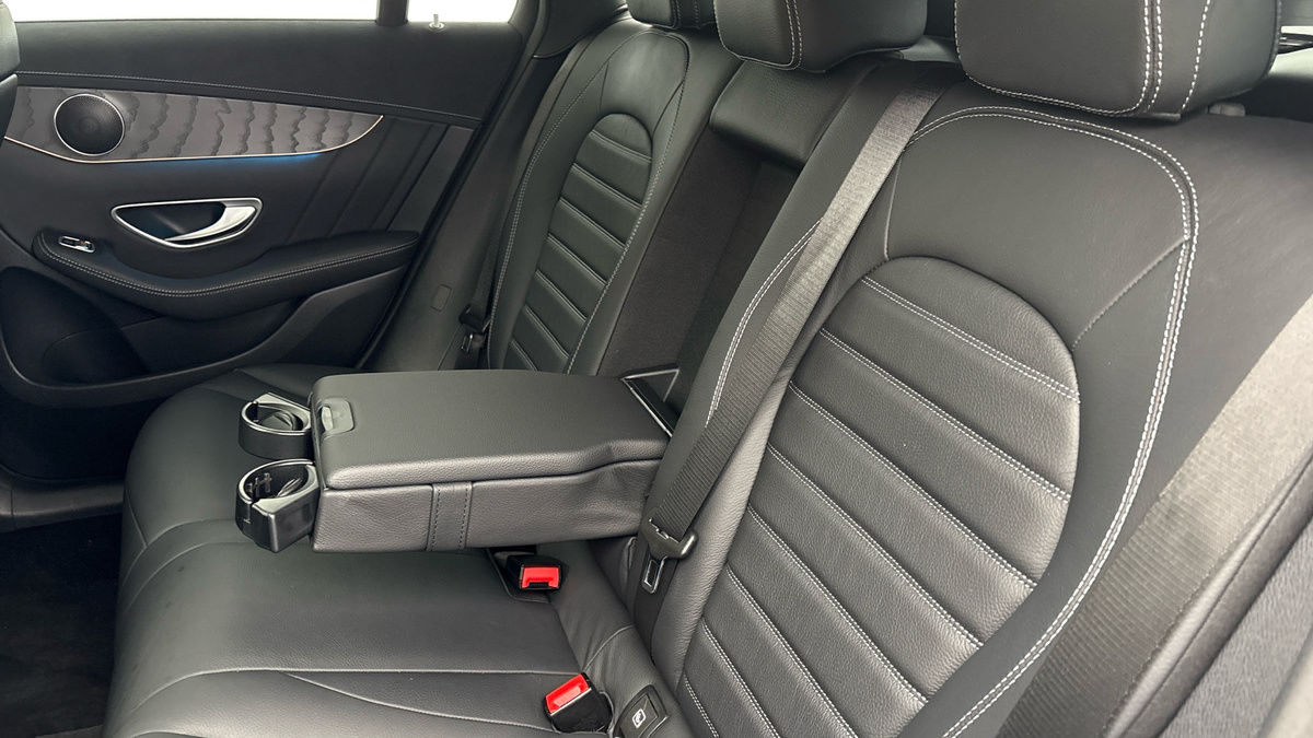 Mercedes-Benz EQC Image 9