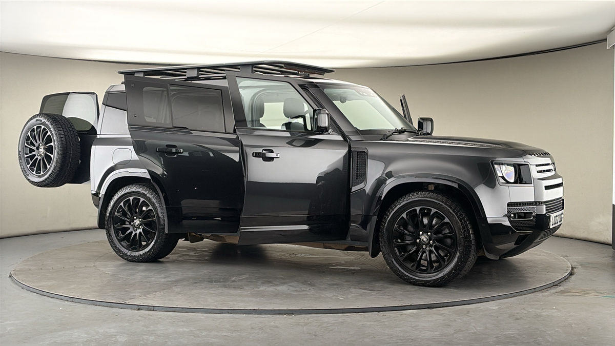 More views of Land Rover Defender 110