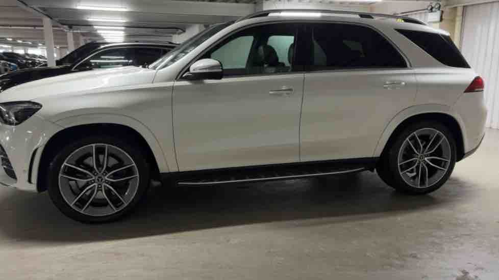 More views of Mercedes-Benz GLE