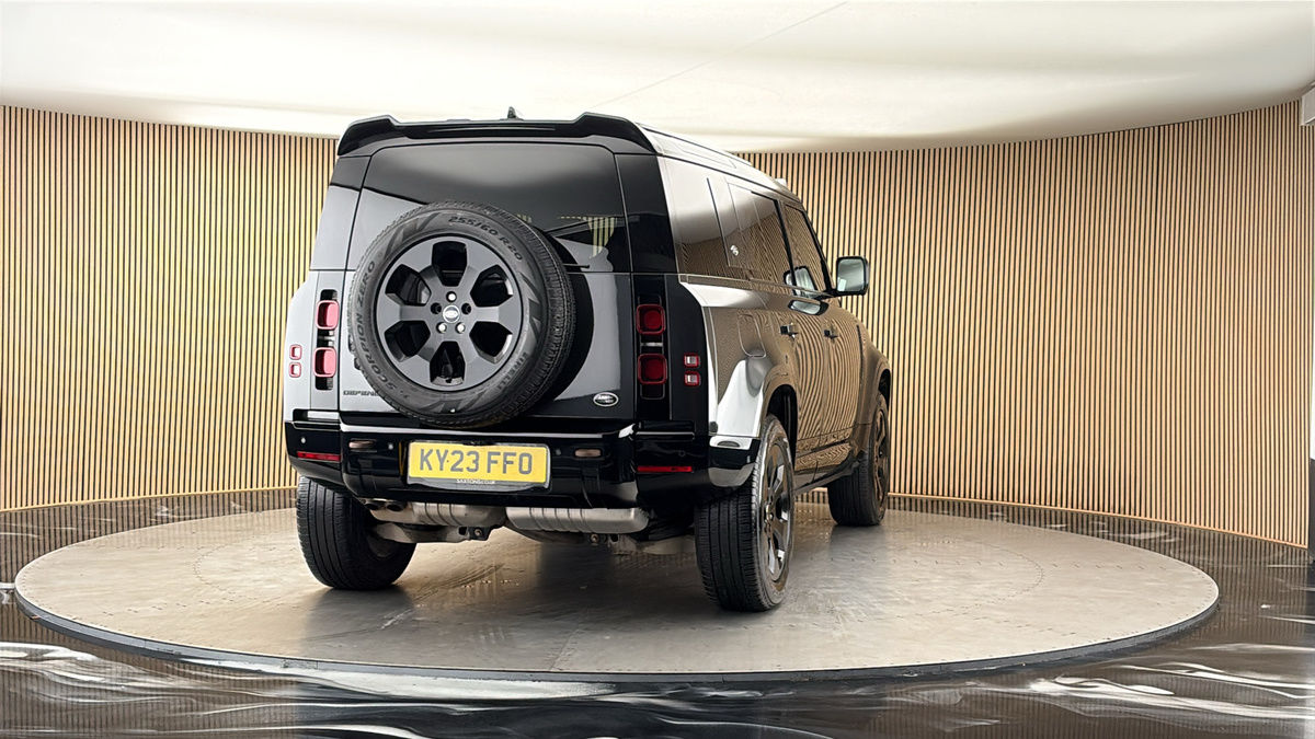 More views of Land Rover Defender 110