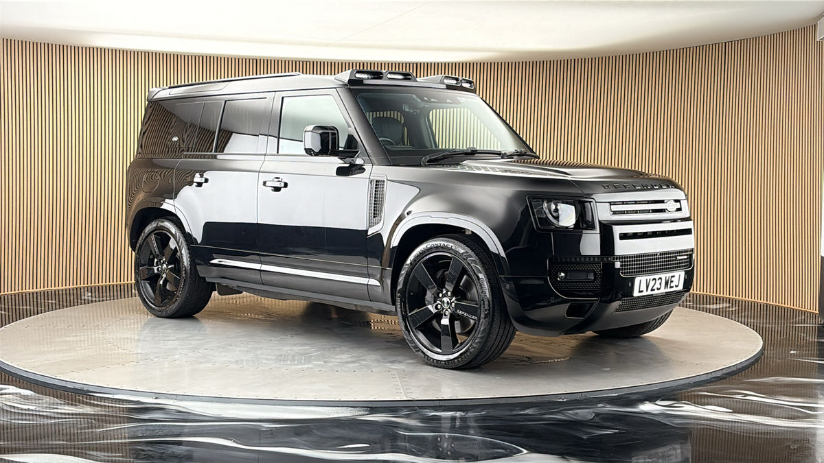 More views of Land Rover Defender 110