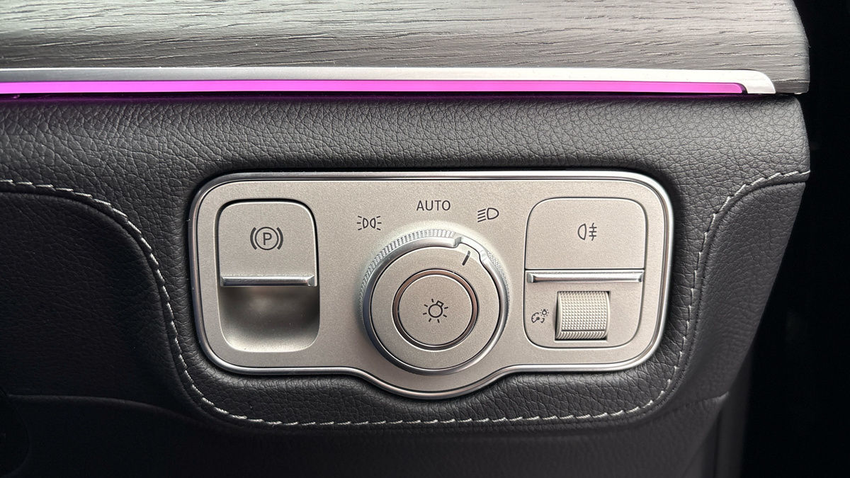 Mercedes-Benz GLE Image 28