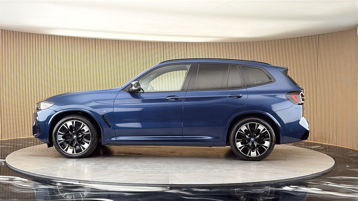 BMW iX3 Image 15