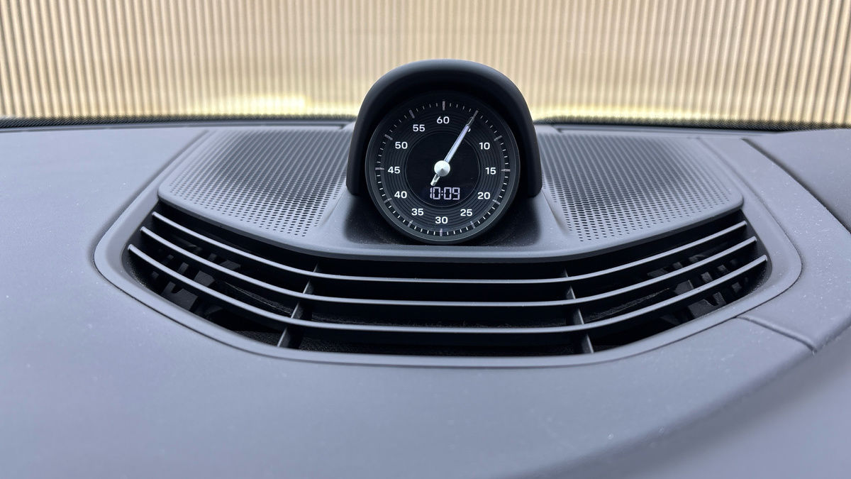 Porsche Taycan Image 25