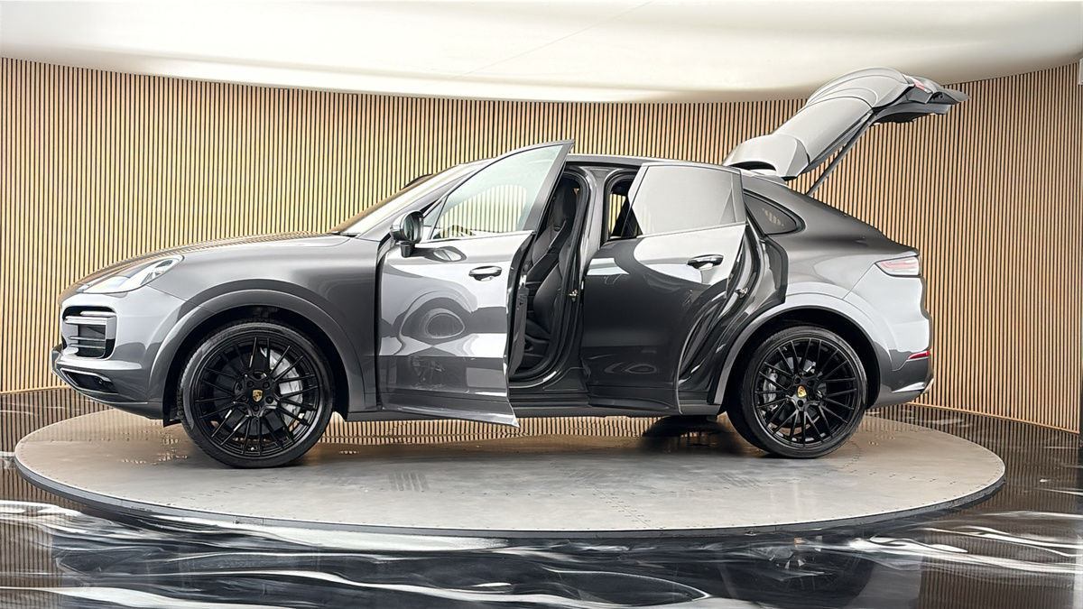 More views of Porsche Cayenne