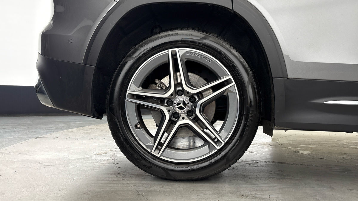 Mercedes-Benz GLB Image 10