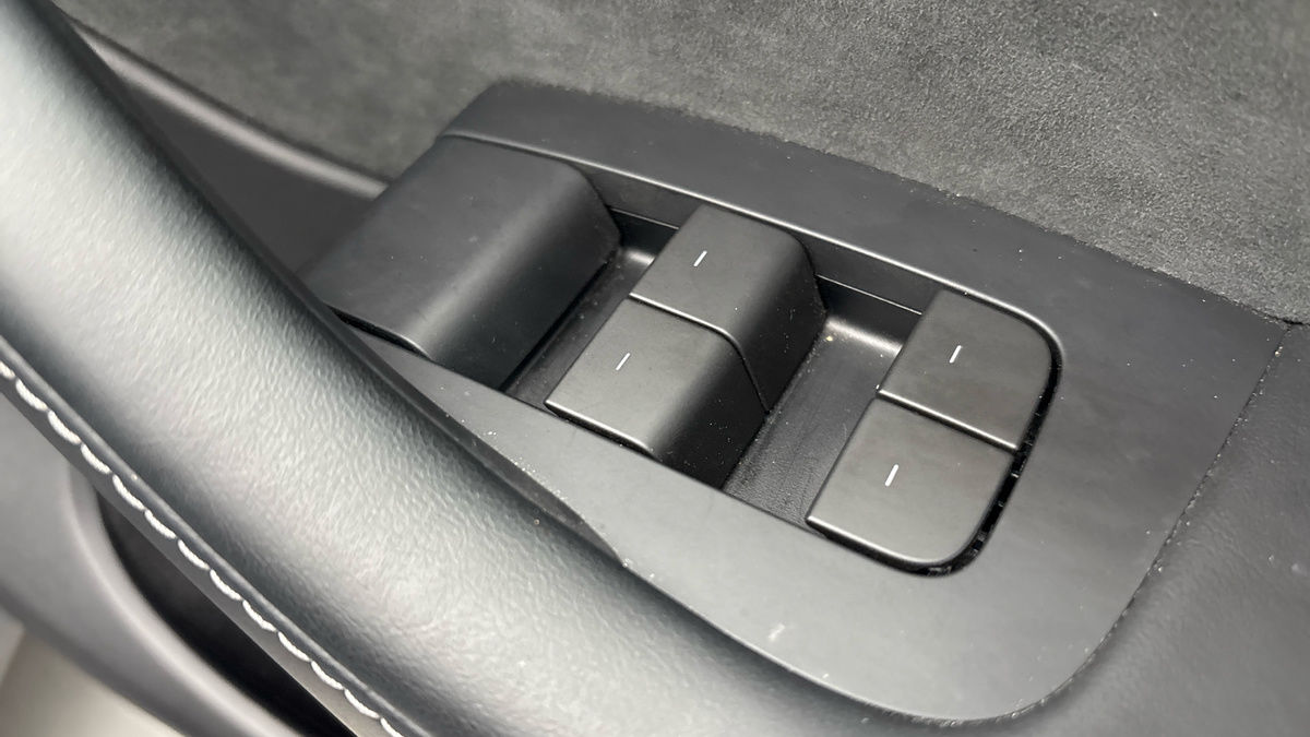 Tesla Model Y Image 25