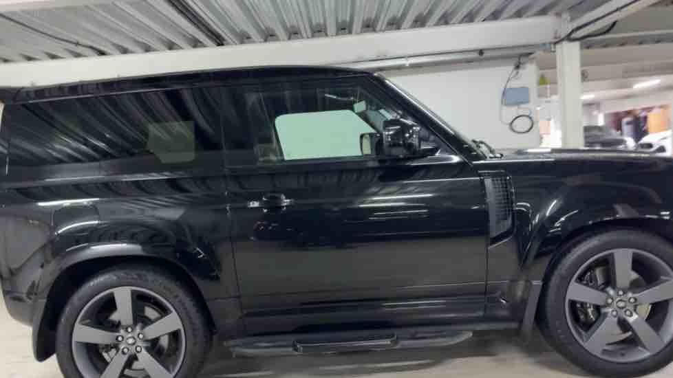 More views of Land Rover Defender 90