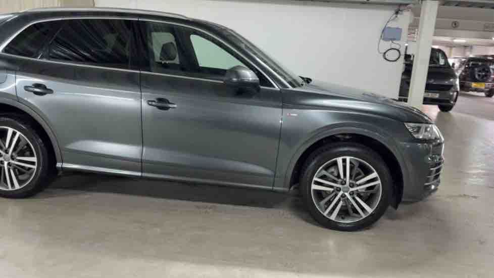 More views of Audi Q5