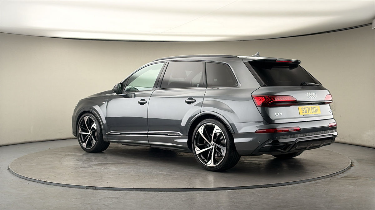 More views of Audi Q7