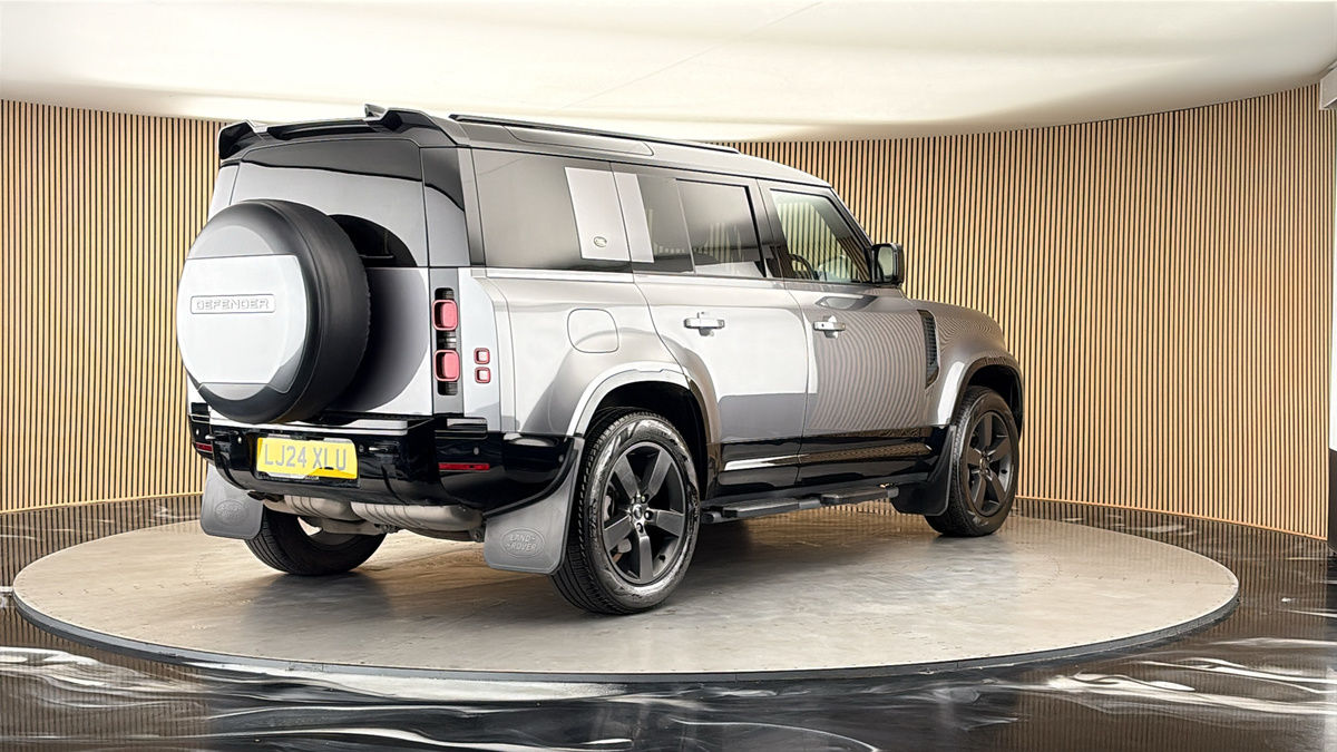 More views of Land Rover Defender 110