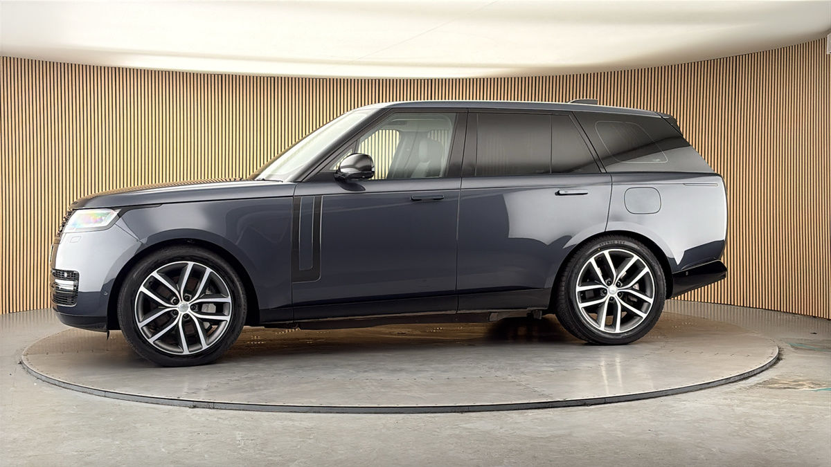 More views of Land Rover Range Rover
