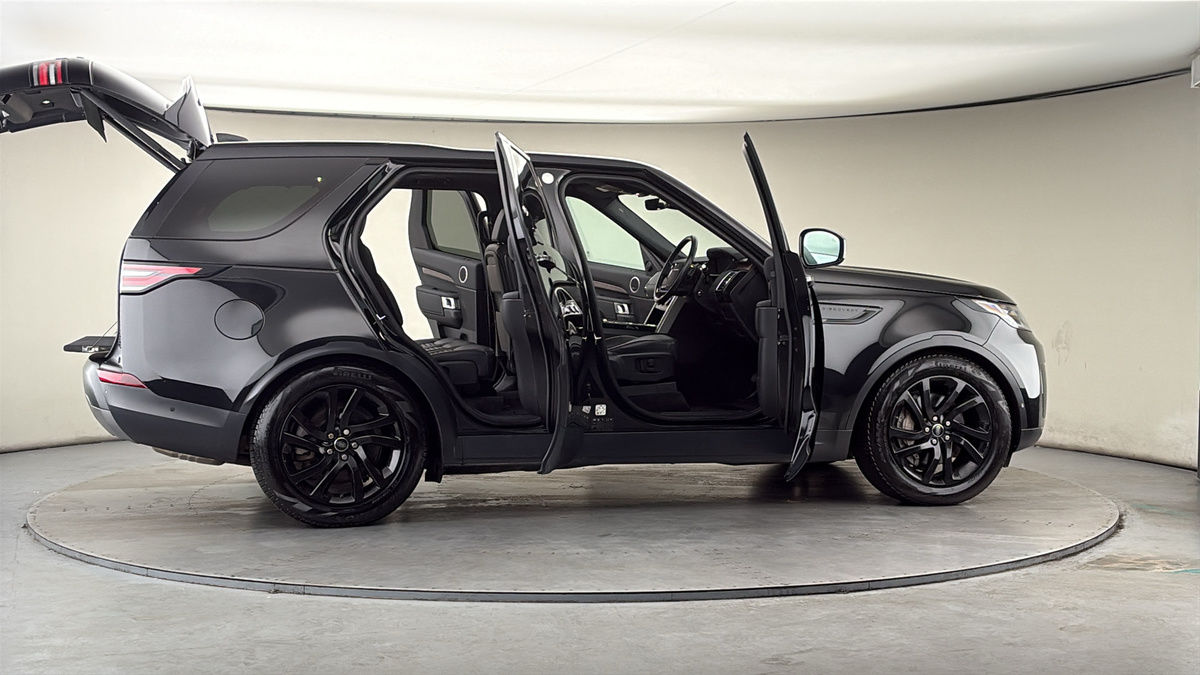 More views of Land Rover Discovery