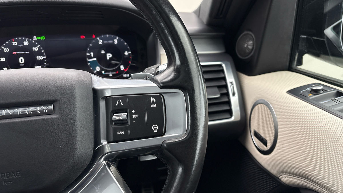Land Rover Discovery Image 14