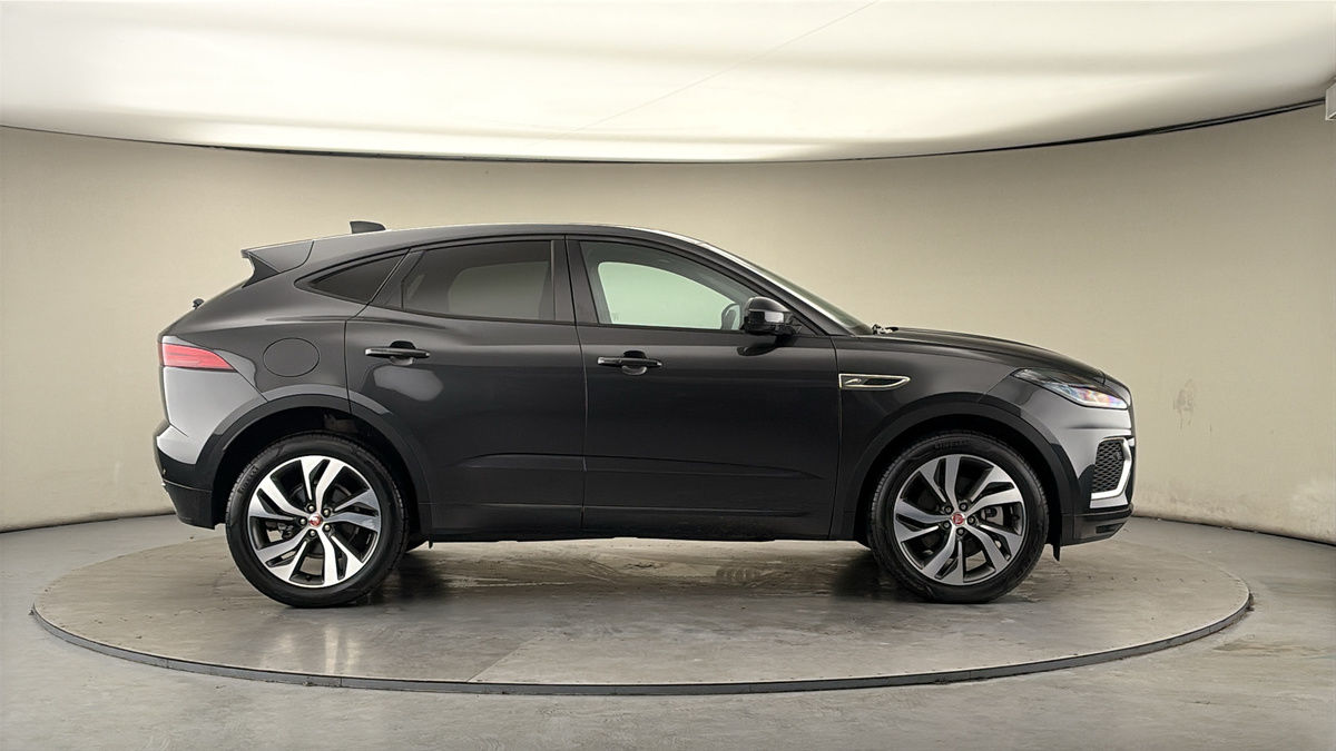 Jaguar E-PACE Image 16