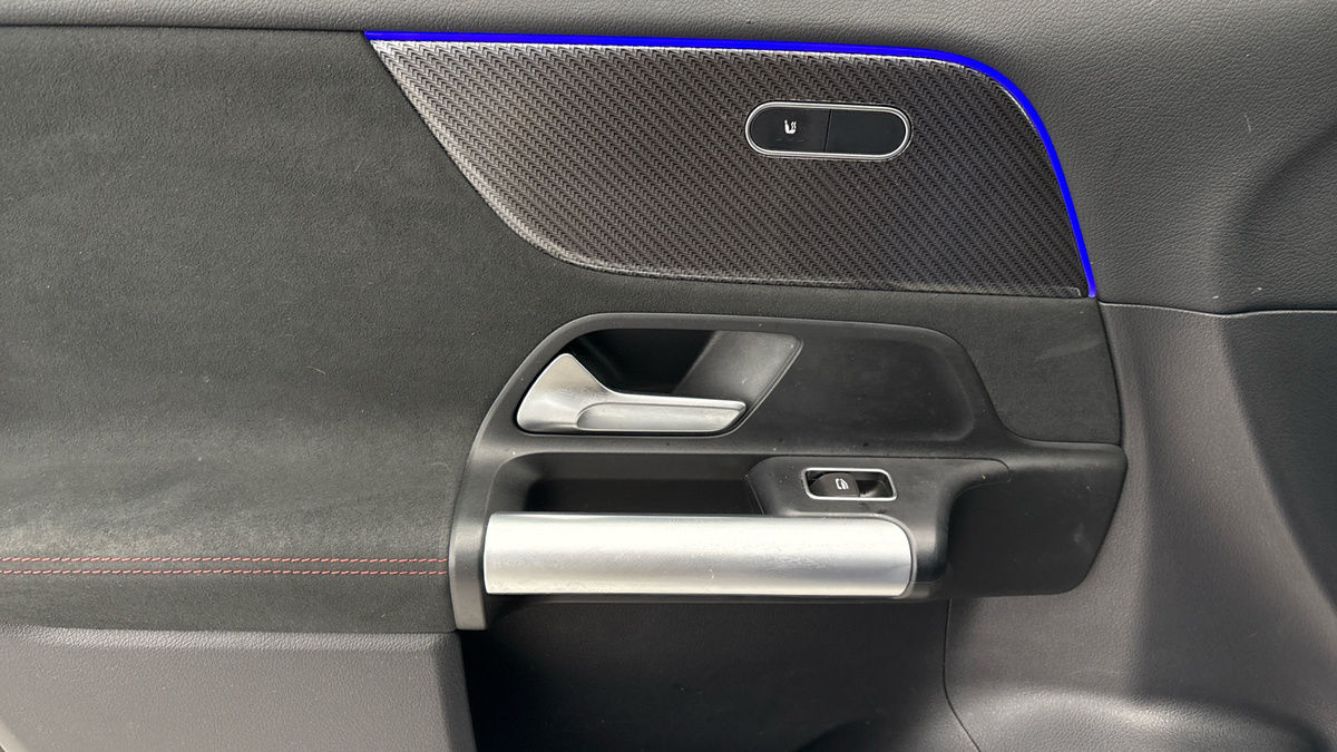 Mercedes-Benz GLA Image 19