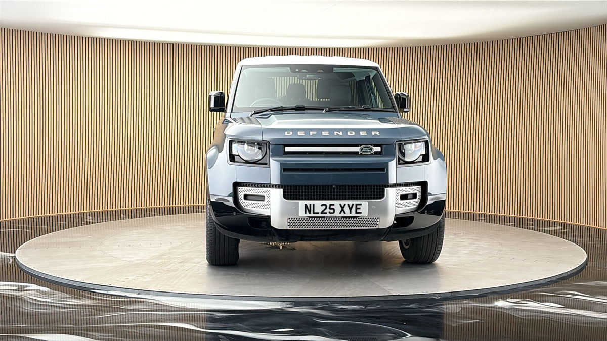 More views of Land Rover Defender 90