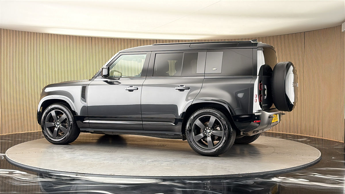 More views of Land Rover Defender 110