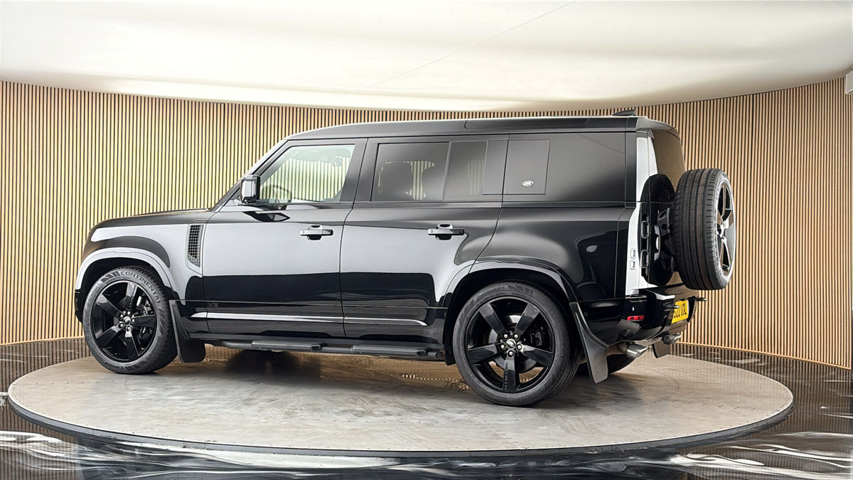 More views of Land Rover Defender 110