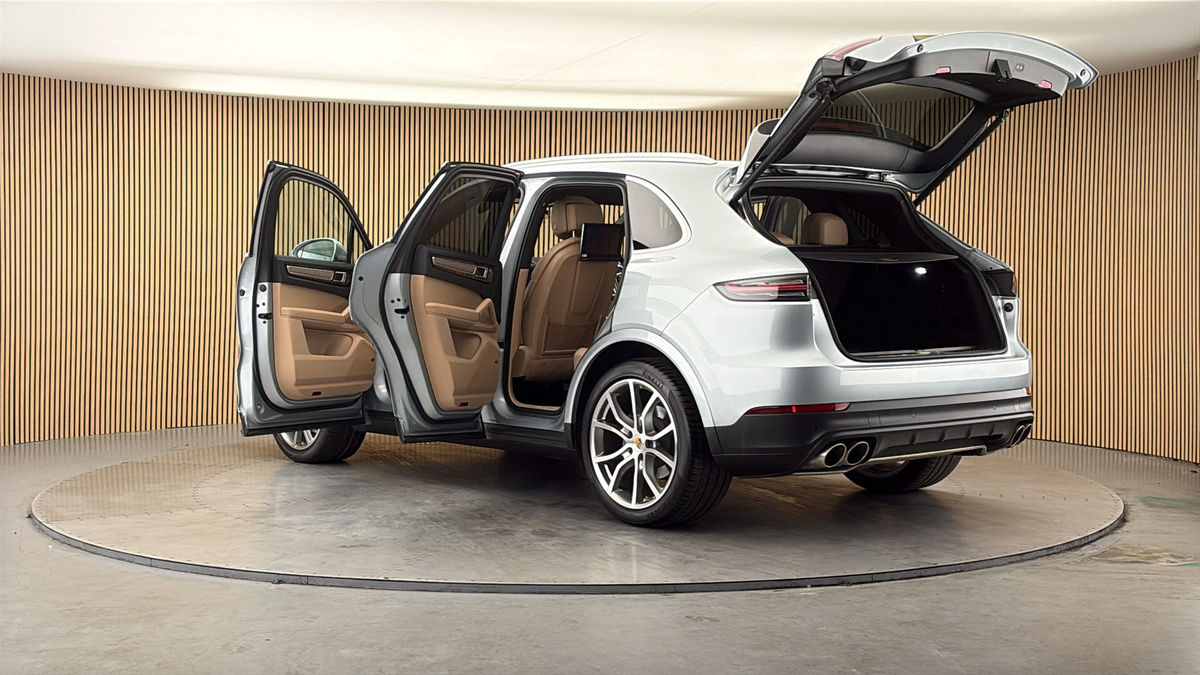 More views of Porsche Cayenne