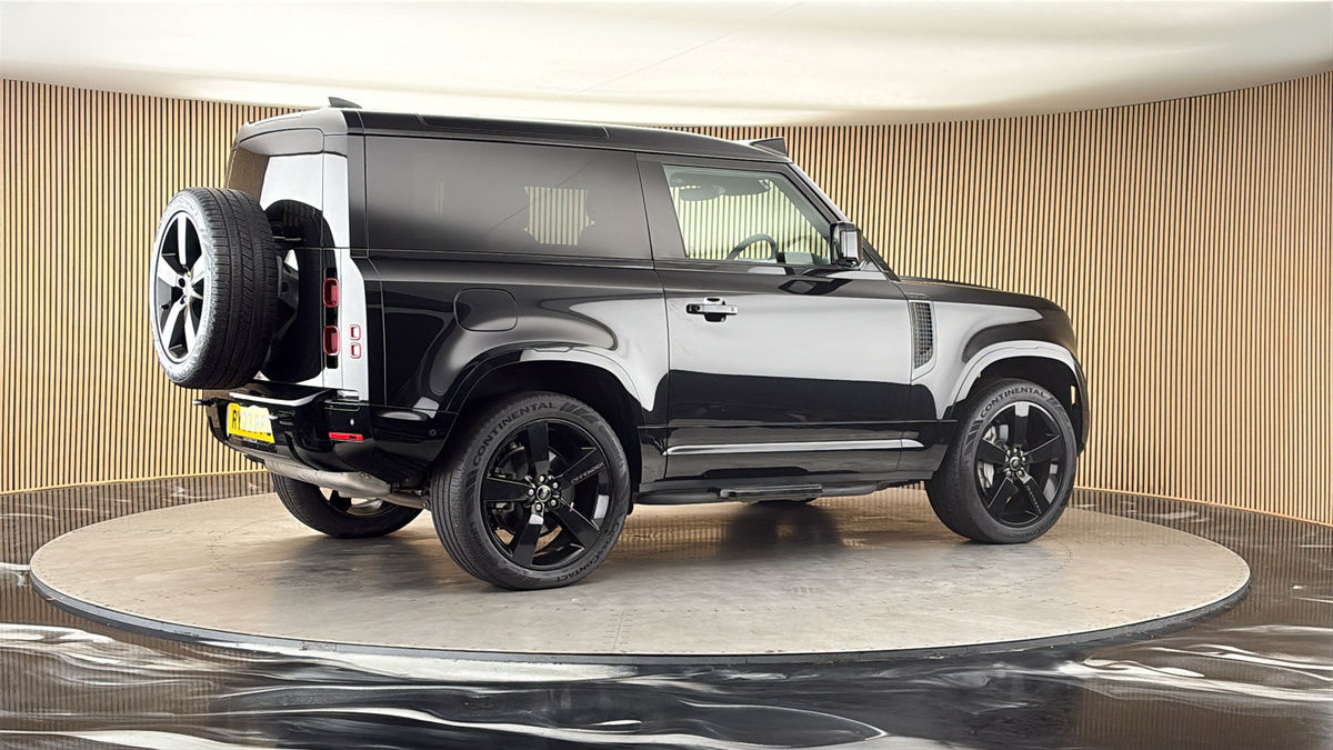 More views of Land Rover Defender 90