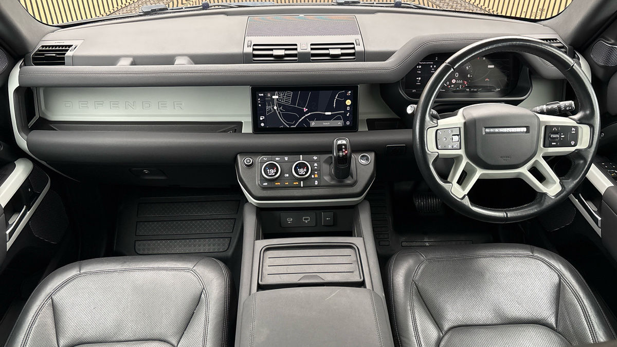 Land Rover Defender 90 Image 12