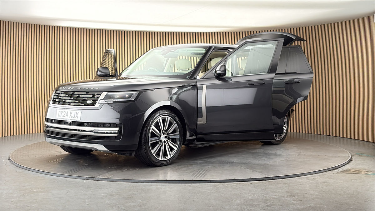 More views of Land Rover Range Rover