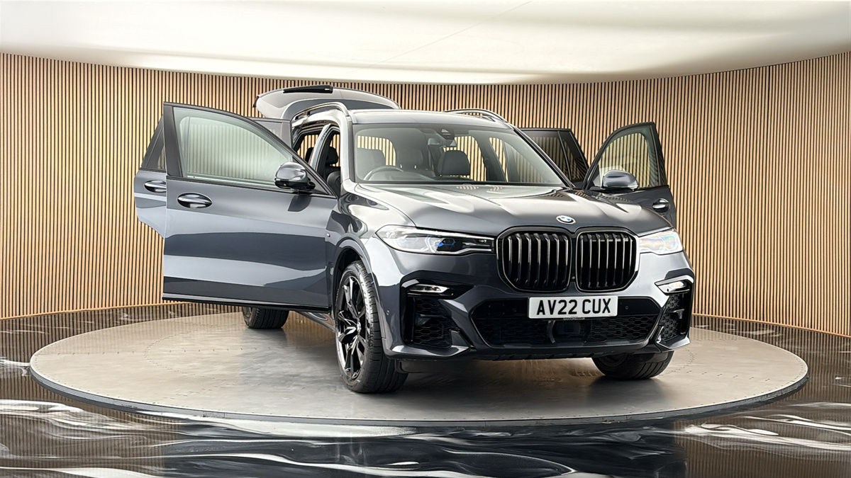 More views of BMW X7