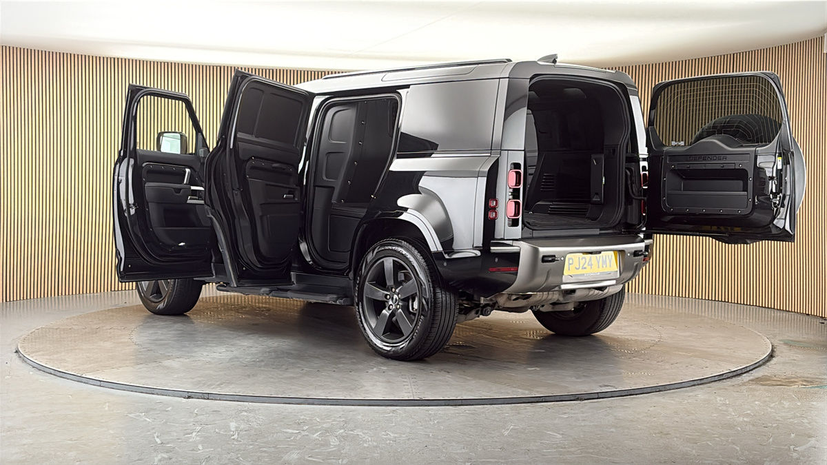 More views of Land Rover Defender 110