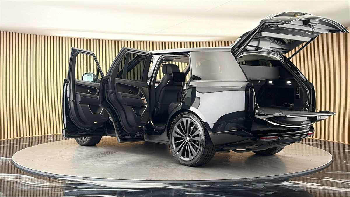 More views of Land Rover Range Rover