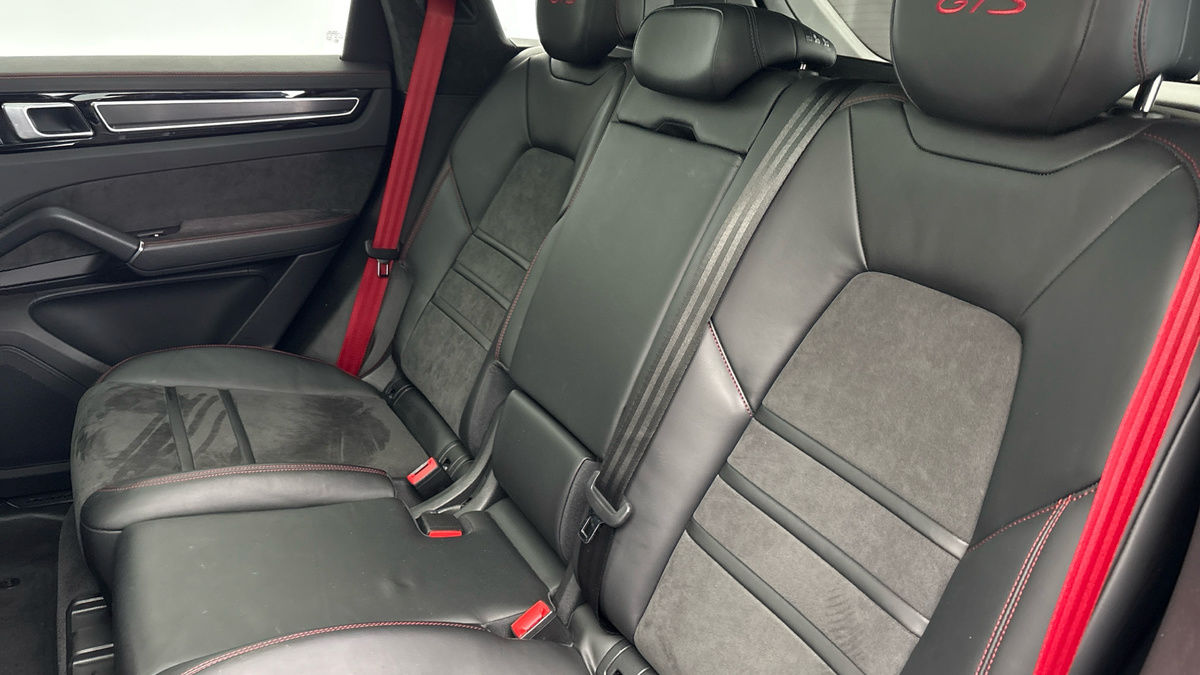 Porsche Cayenne Image 8