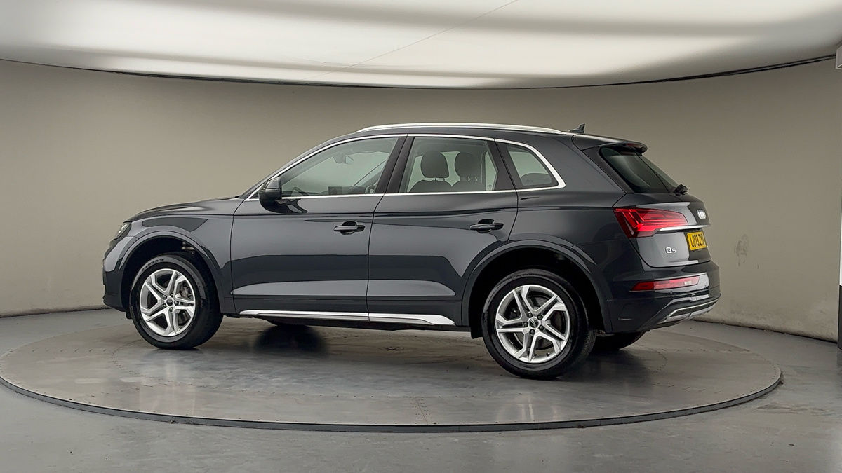 More views of Audi Q5