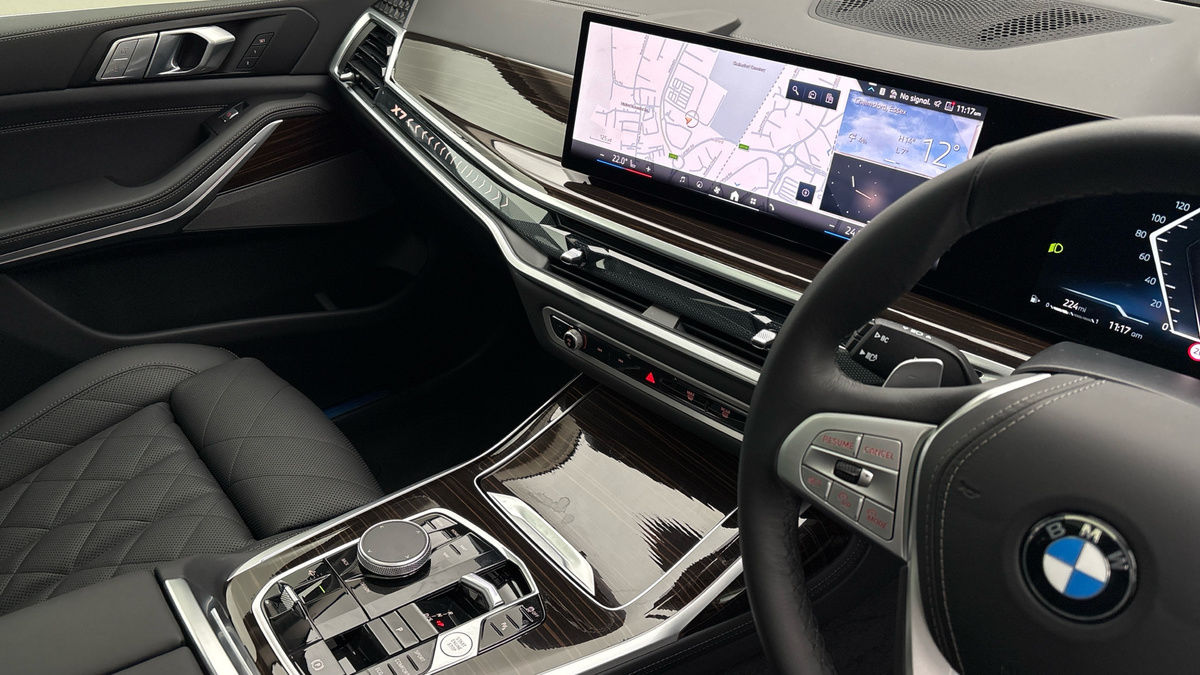 BMW X7 Image 18