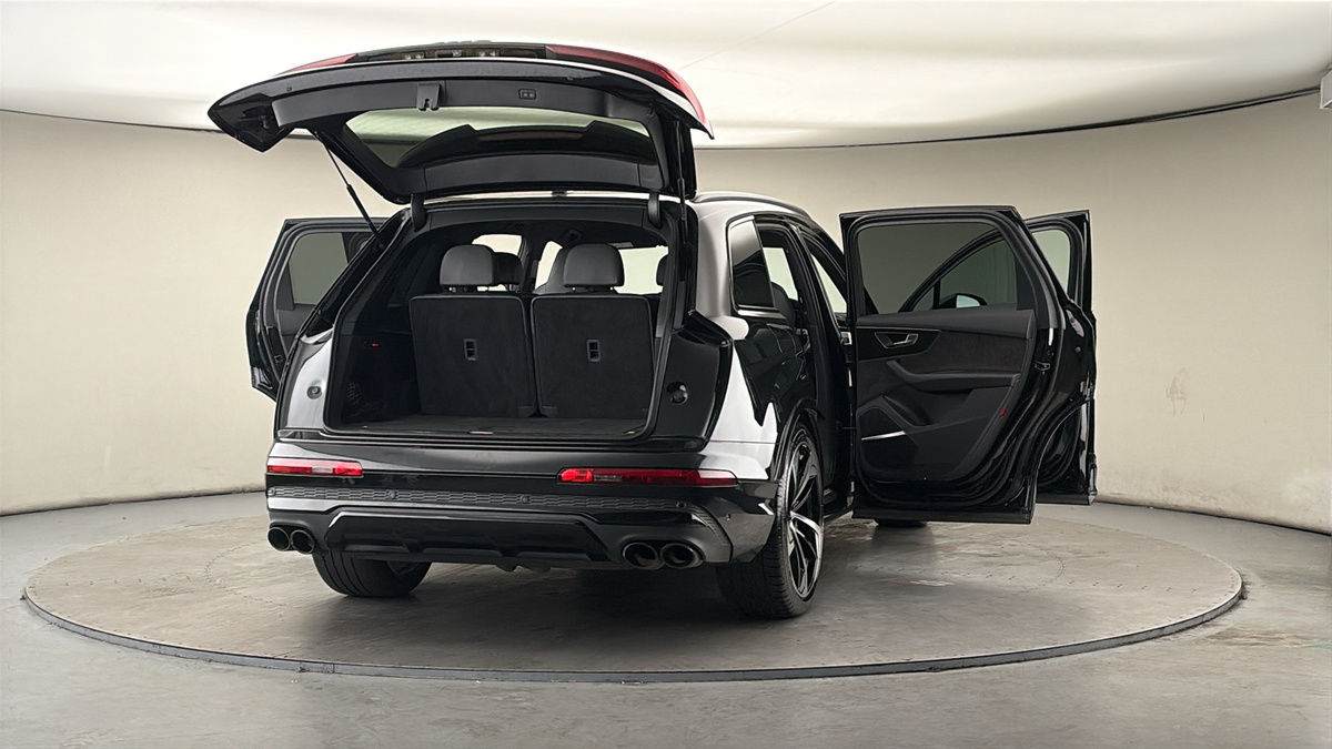 More views of Audi SQ7