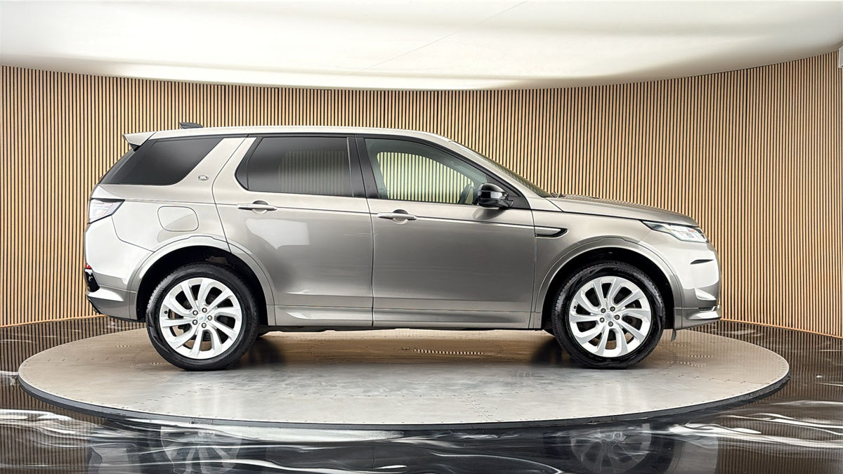Land Rover Discovery Sport Image 16